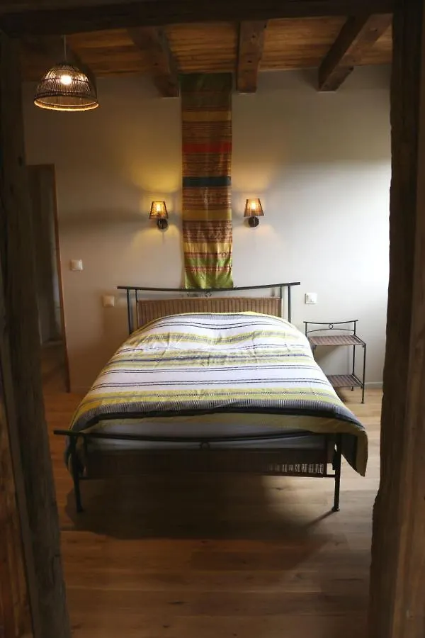 Chambre Spacieuse Dans Maison De Caractere, Au Calme, Avec Belle Vue Saint-Cirgues  0*, Saint-Cirgues (Lot)